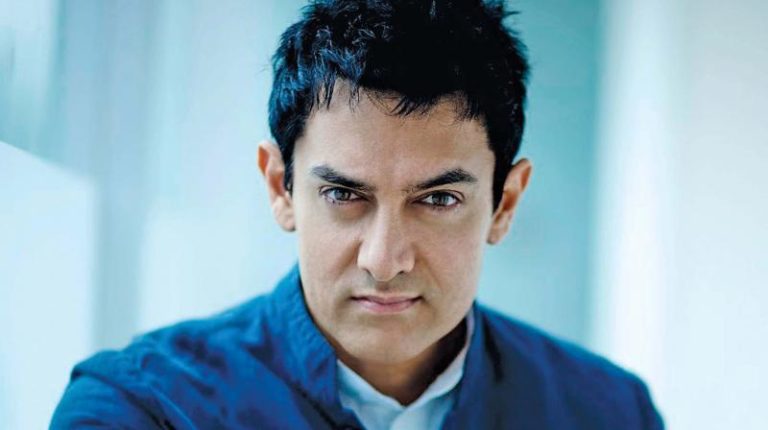 आमिर खान से लेकर वरुण धवन तक, ये बॉलीवुड सितारे हैं कद में छोटे