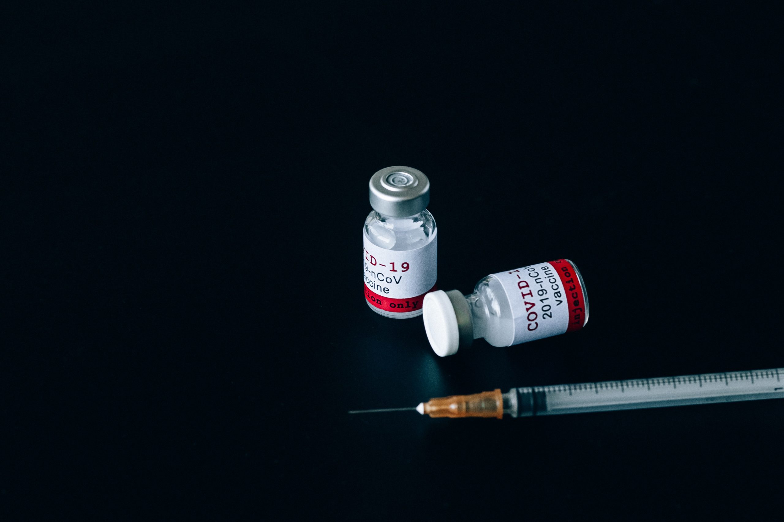 COVID-19: वैक्सीन की दोनों खुराक लेने वाले लोगों में कोरोना से मौत का खतरा 11 गुना कम - अमेरिकी अधिकारी