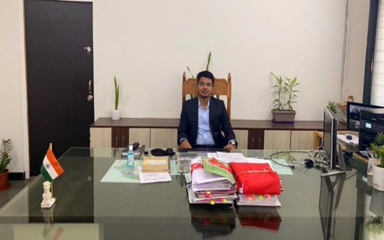 IAS Success Story Of Shubham Gupta : जॉब के साथ-साथ की यूपीएससी परीक्षा की तैयारी , अपने चौथे प्रयास में हासिल की सफलता